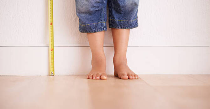 How Doctors Diagnose Short Stature in Kids image
