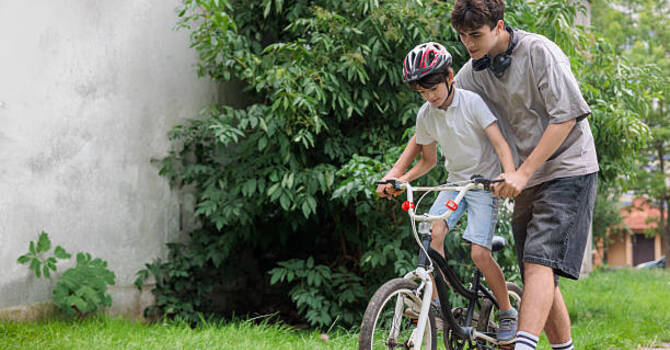 Treating Height Delay Before Puberty Age 10: Why Early Growth Evaluation Matters image